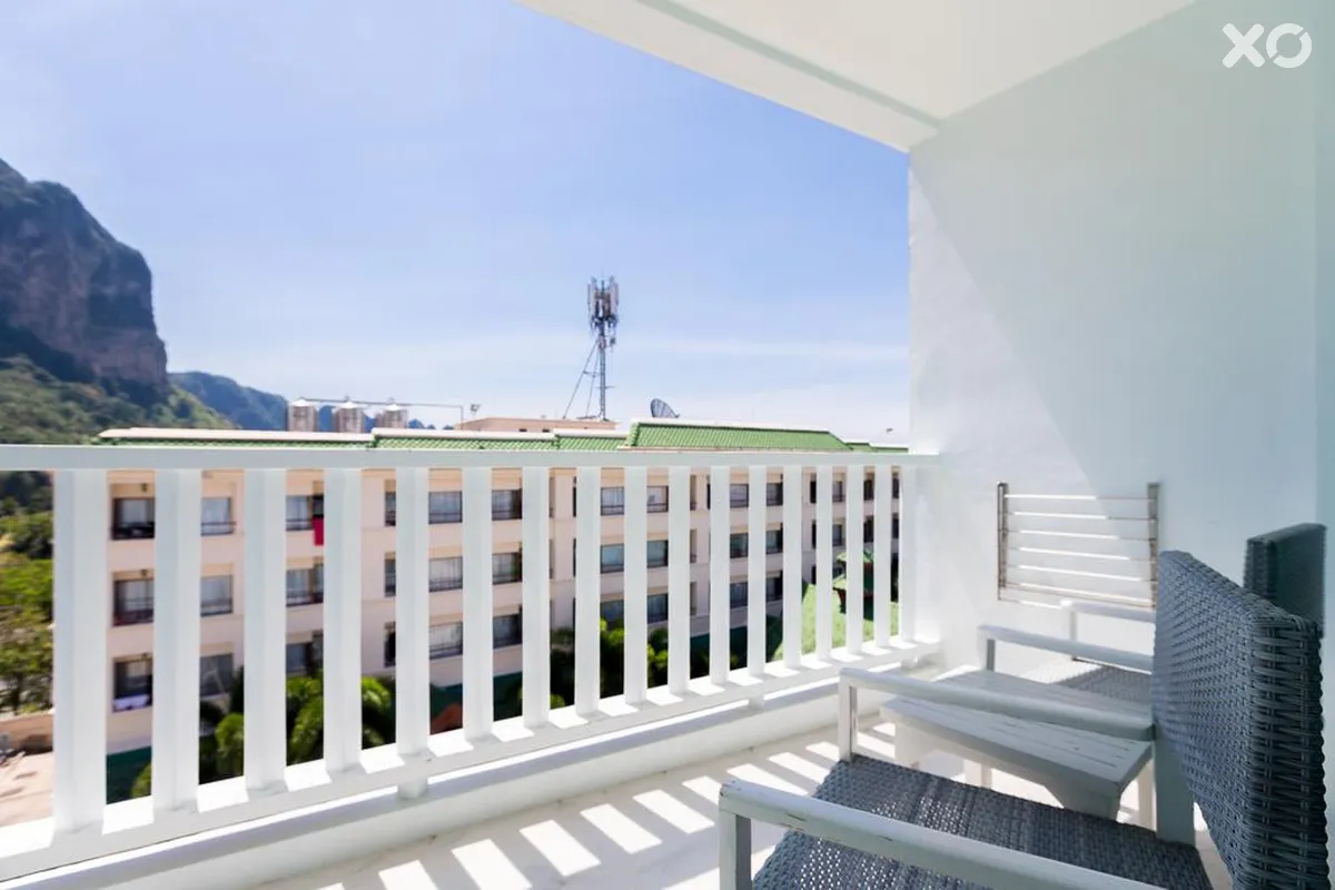 The Verandah Hotel
