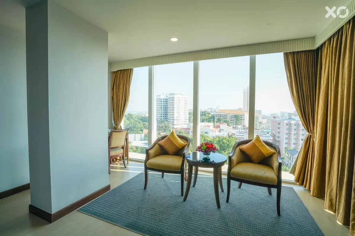 Aiyara Grand Hotel