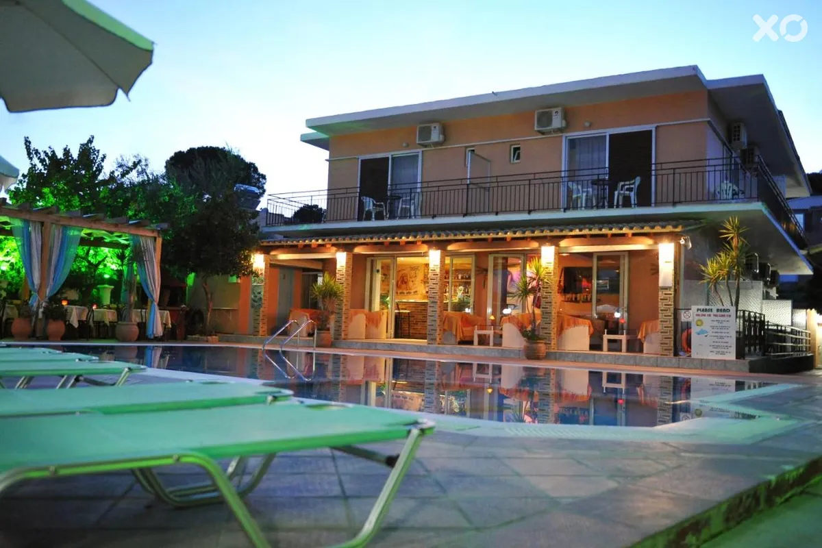 Makis Louvlis Apartments & Studios