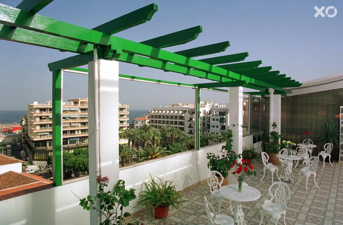 Tropical Hotel