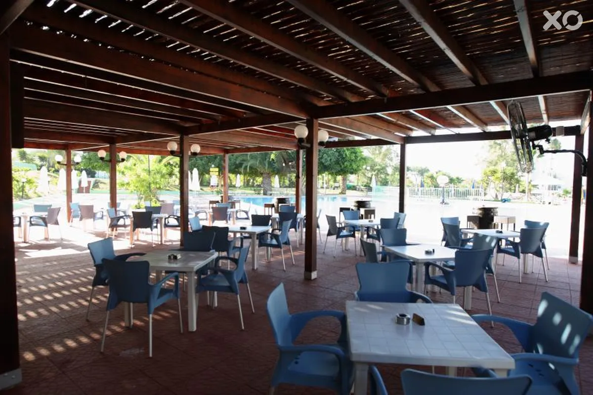 Adelais Bay Hotel