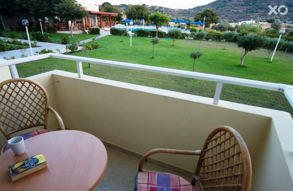 Zoes Hotel Studios