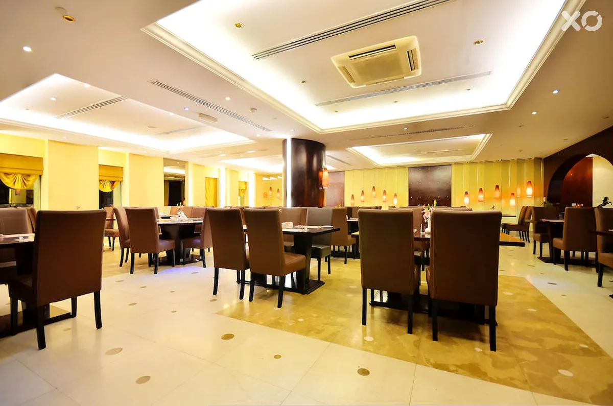 Landmark Summit Hotel