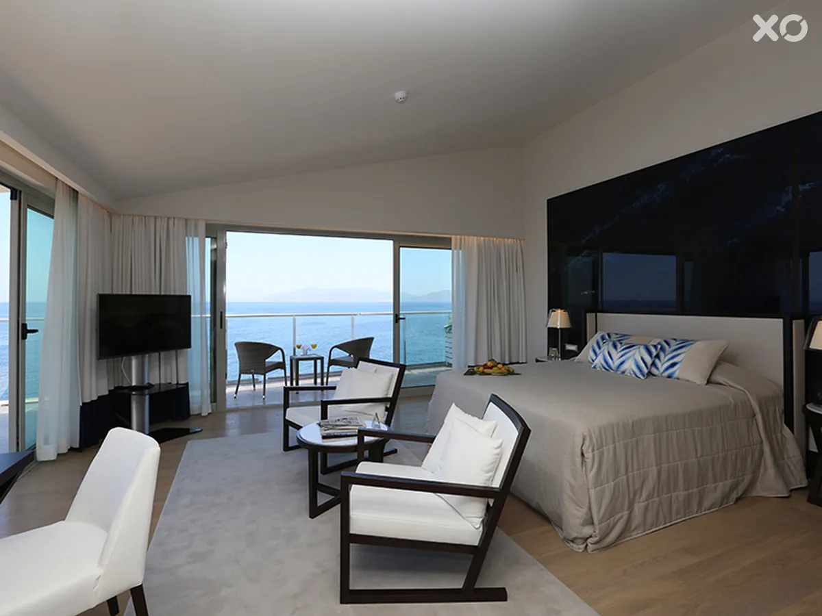 Charisma De Luxe Hotel