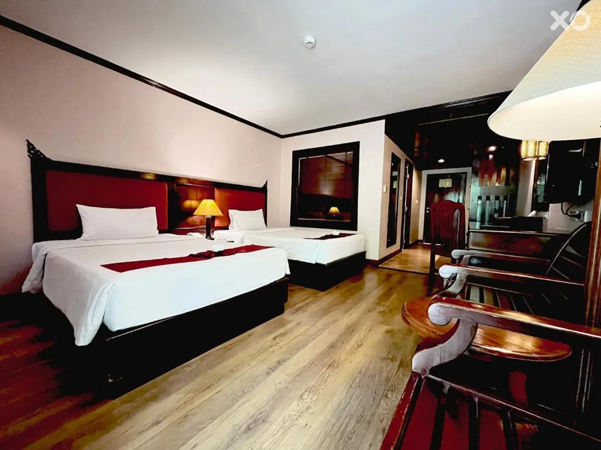 B Buri Hotel