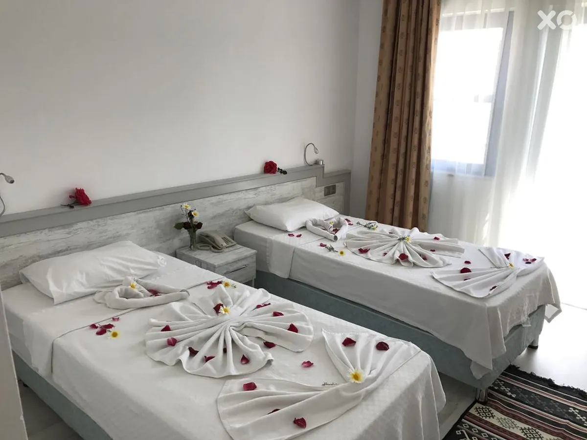 Aymes Hotel
