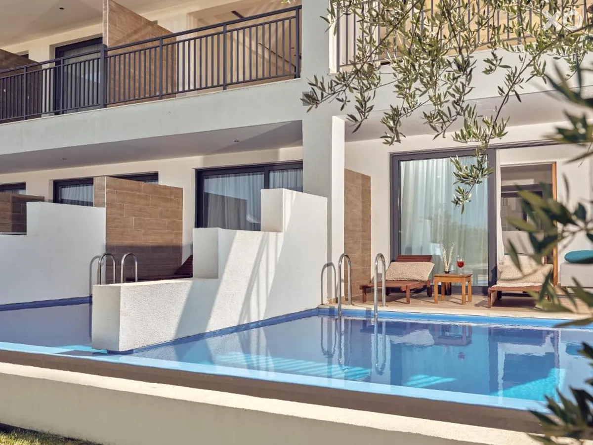 Cavo Orient Beach Hotel