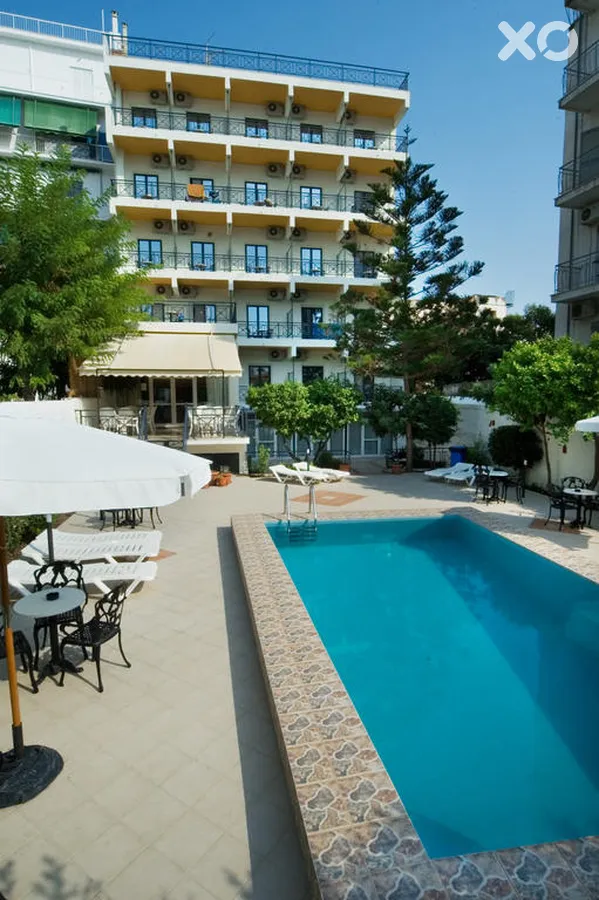 Bakos Hotel