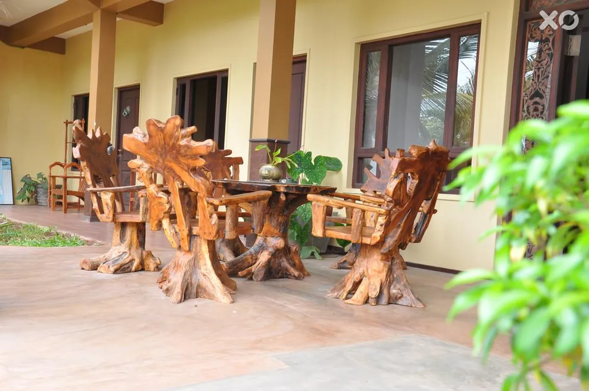 Solomon Beach Hotel