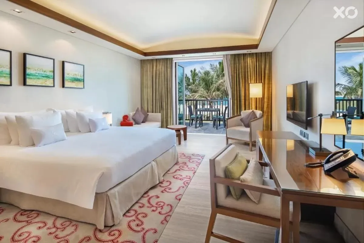 JA Palm Tree Court