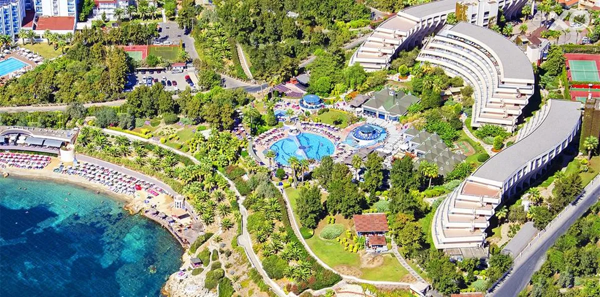 The Grand Blue Sky International Hotel