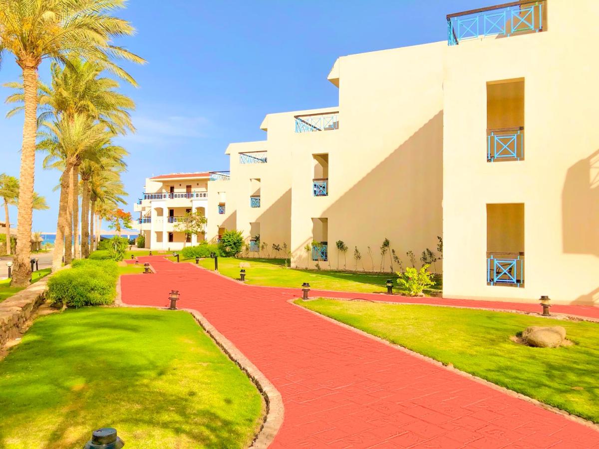 Ivy Cyrene Island Resort