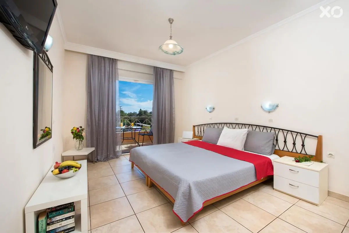 Kavos Plaza Hotel
