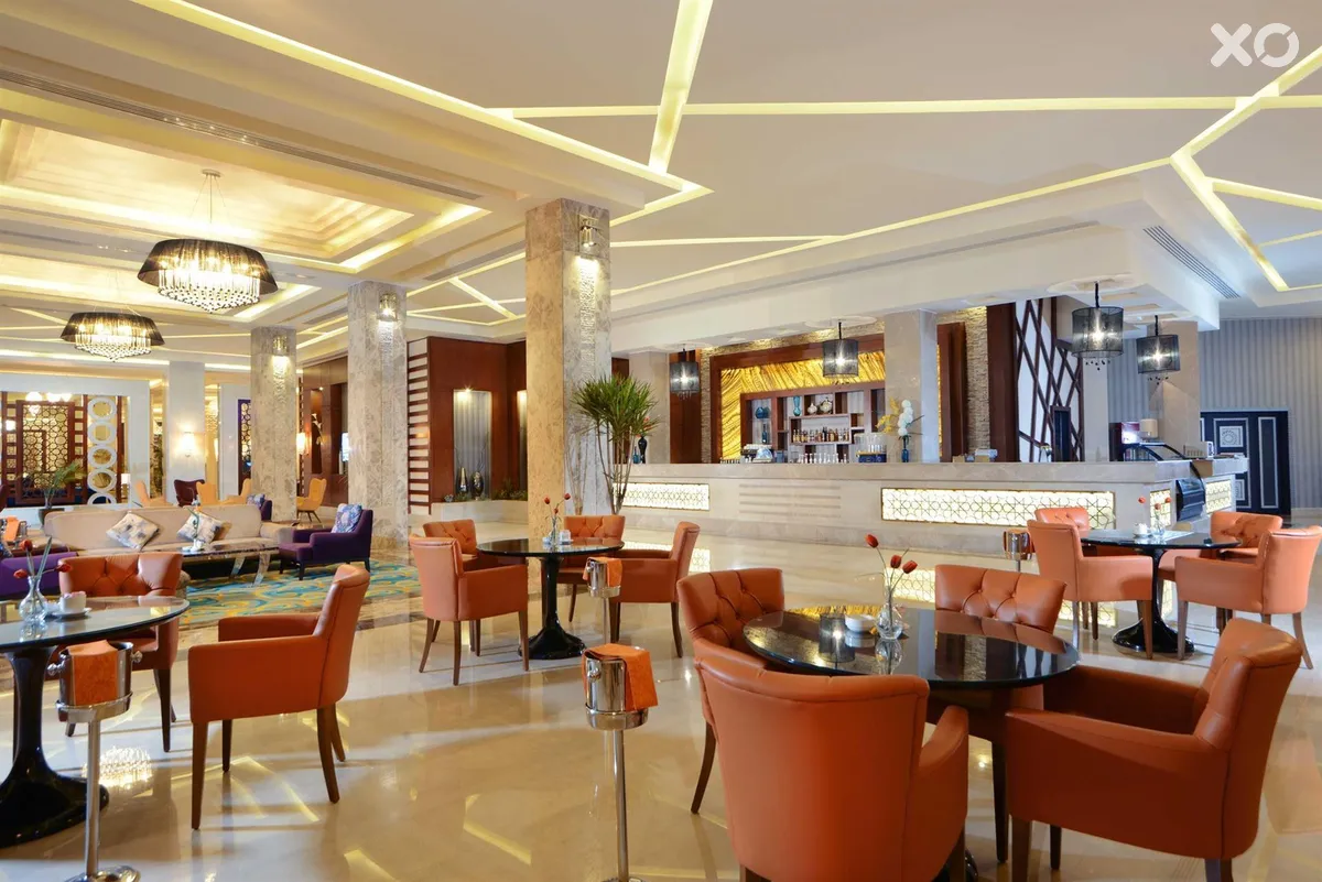 Albatros White Beach Resort