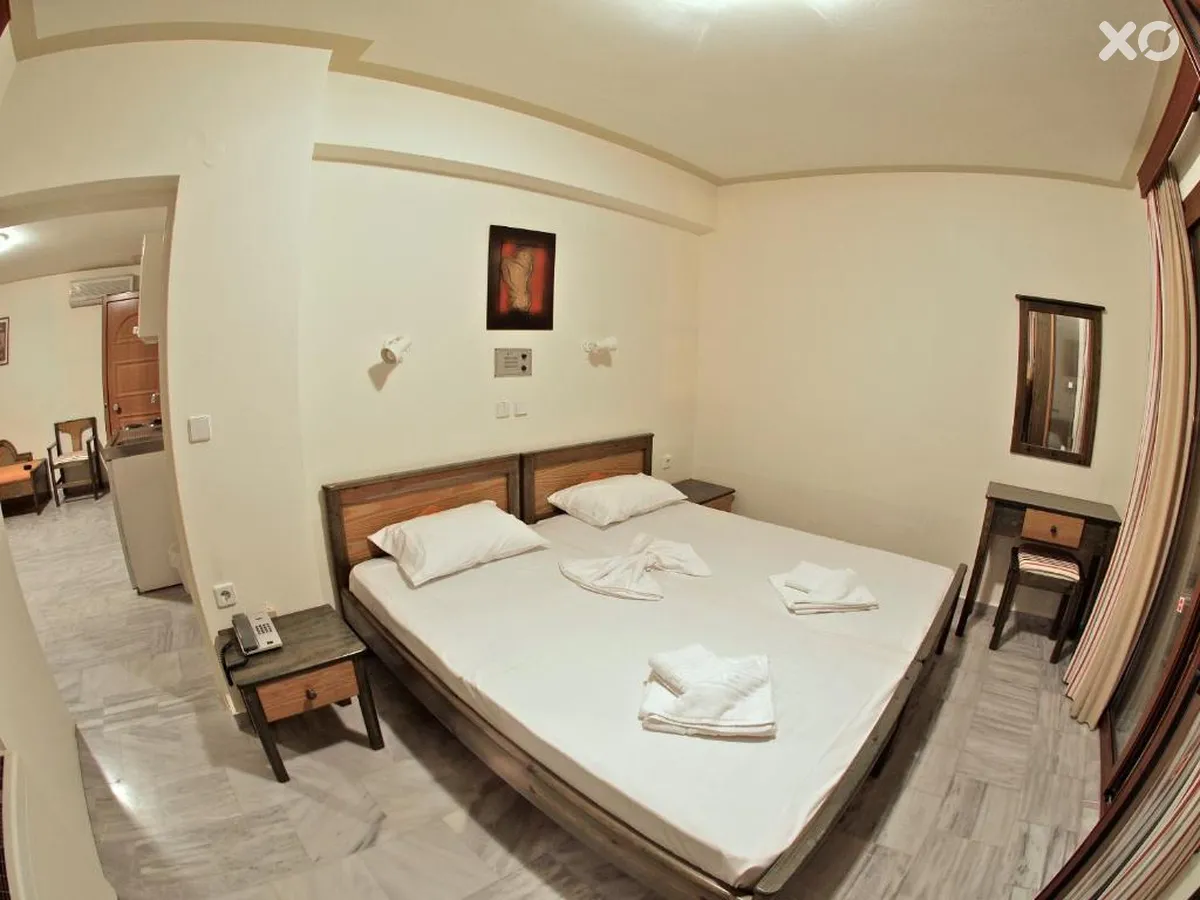 Alexandros M Hotel