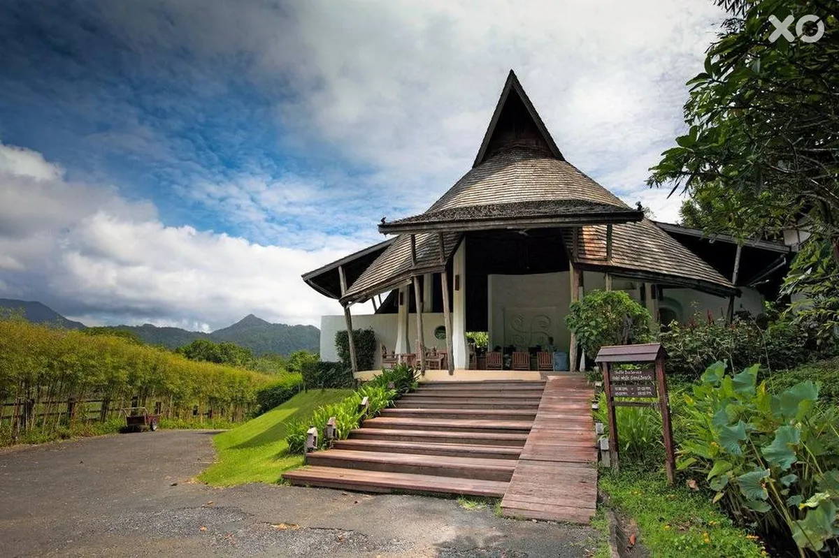 Aana Resort & Spa