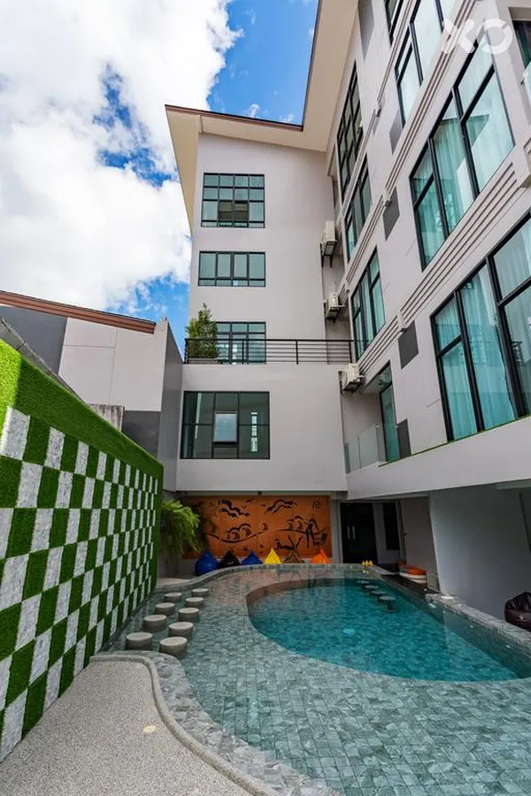 OneLoft Hotel