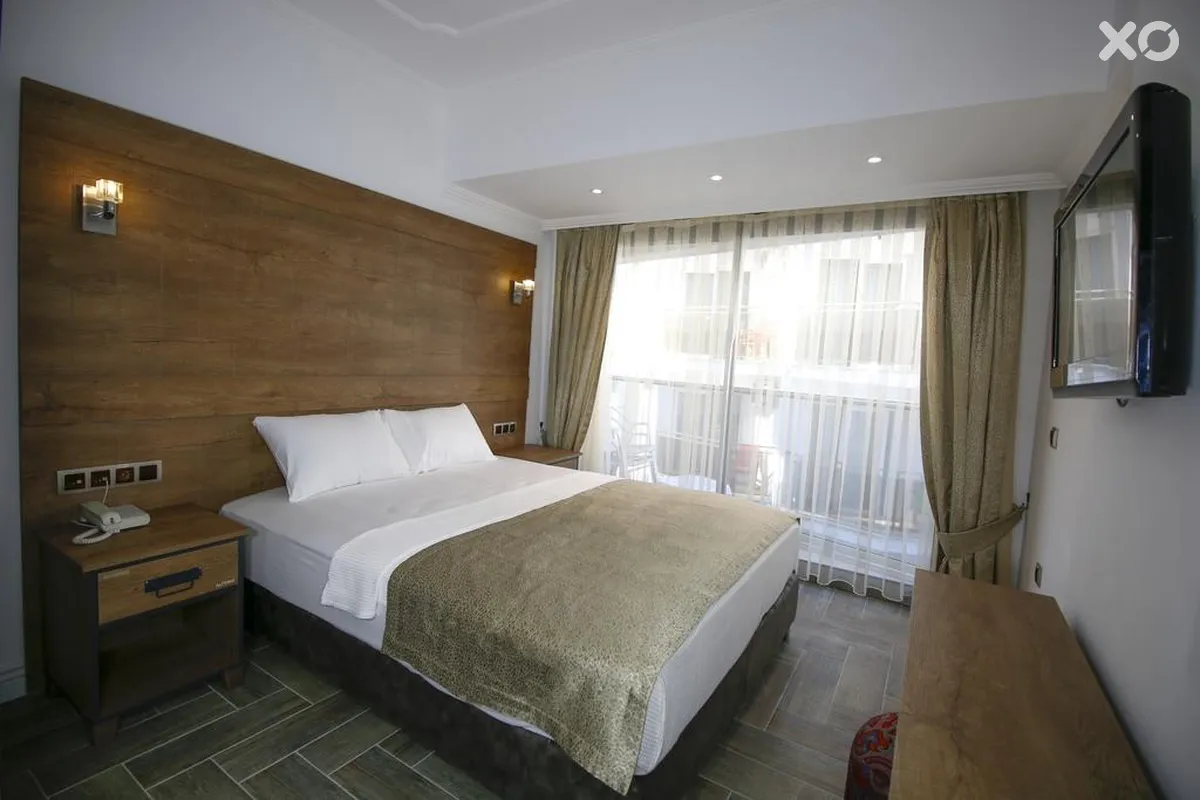 Aurasia Beach Hotel