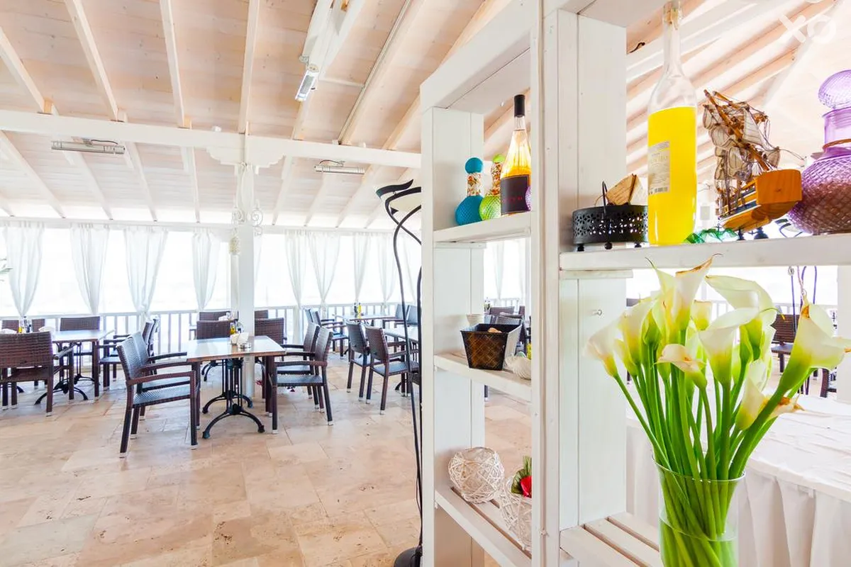 Apolonia Resort