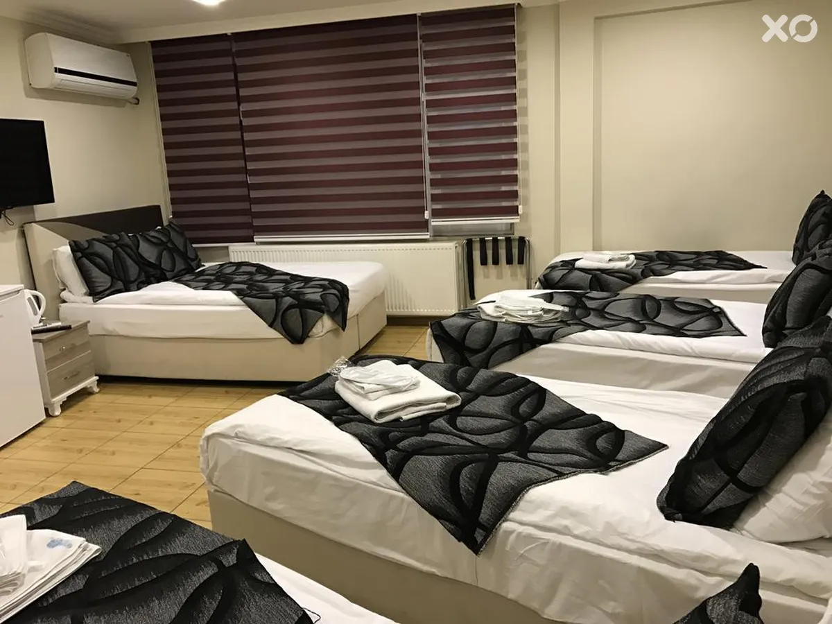 Gorur Hotel