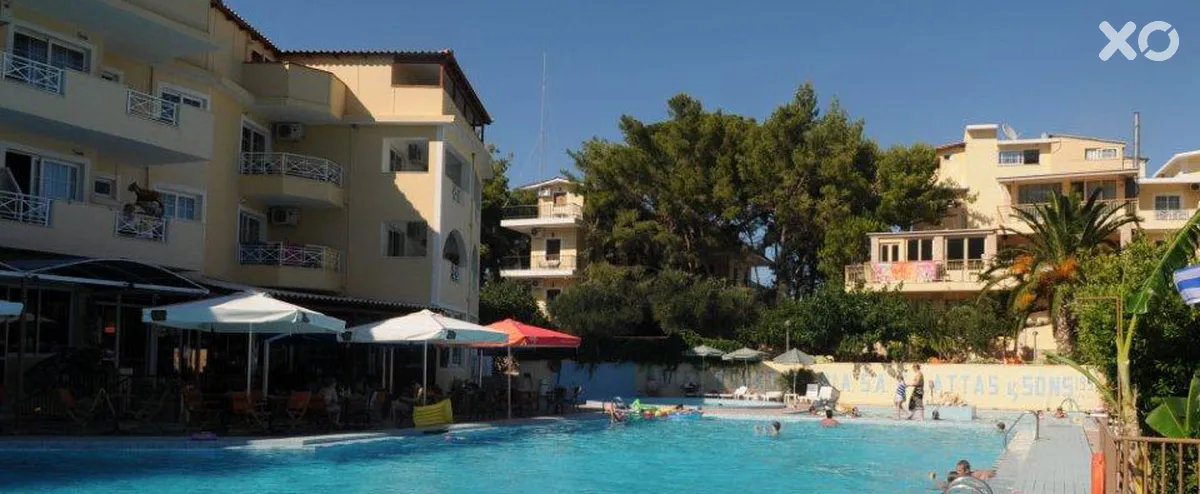 Koukounaria Hotel & Suites