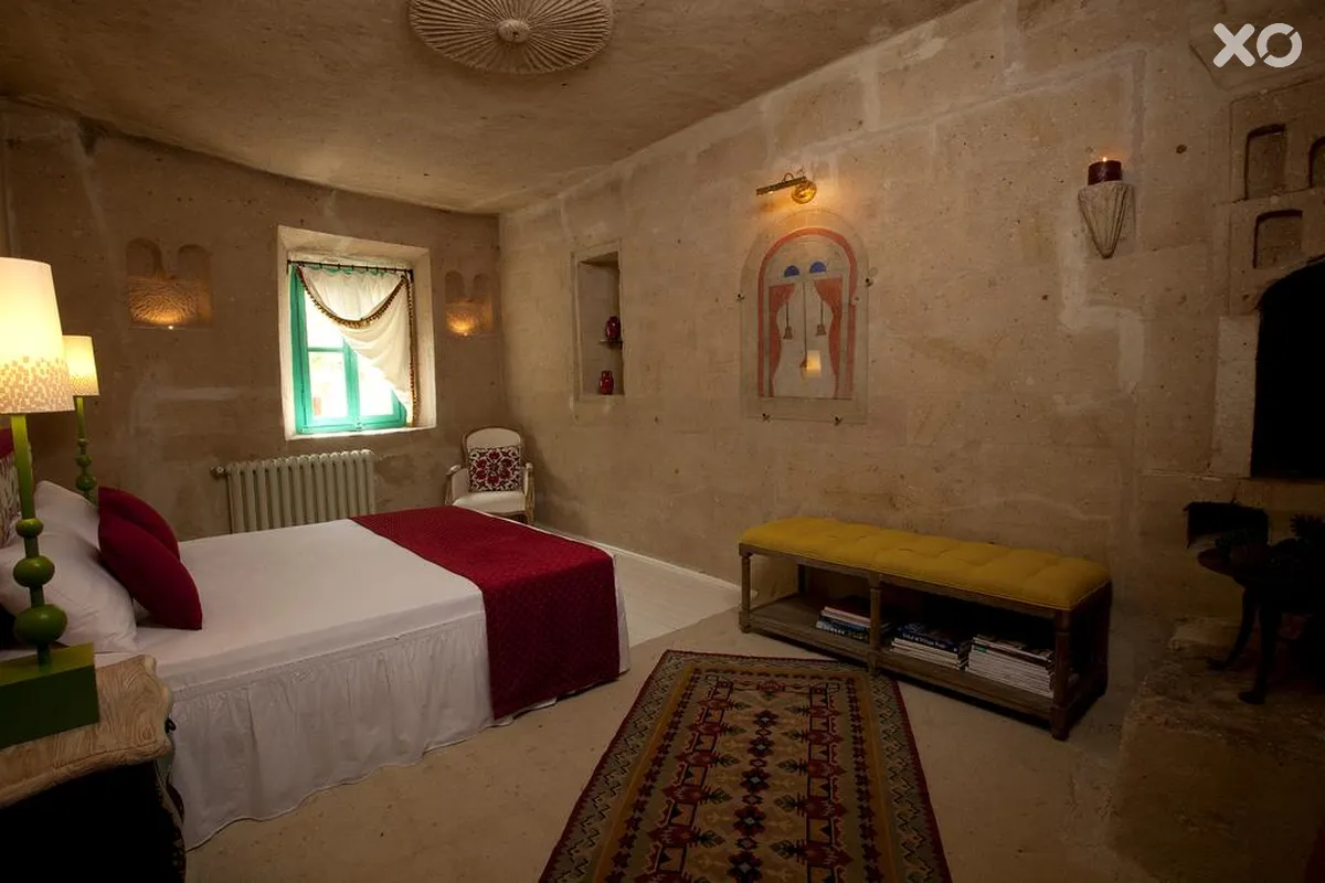 Hezen Cave Hotel