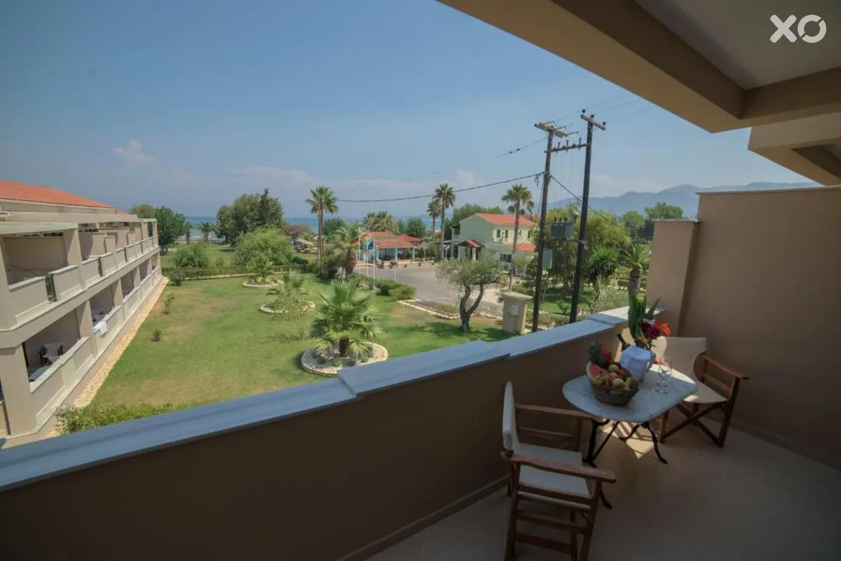 Robolla Beach Aparthotel
