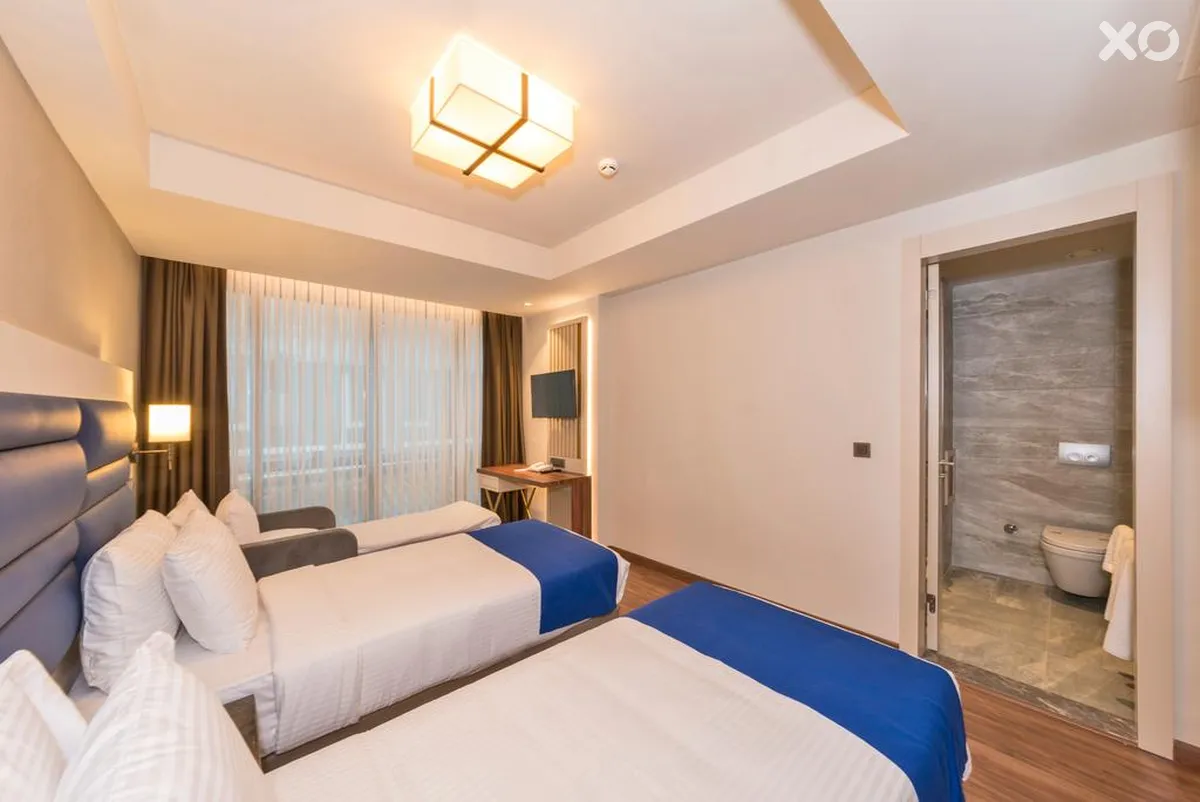 Golden Royal Hotel