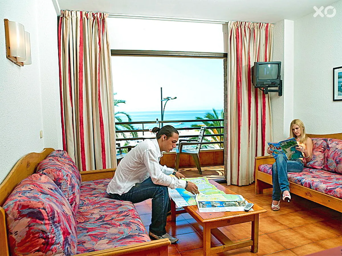 Almirall Apartments
