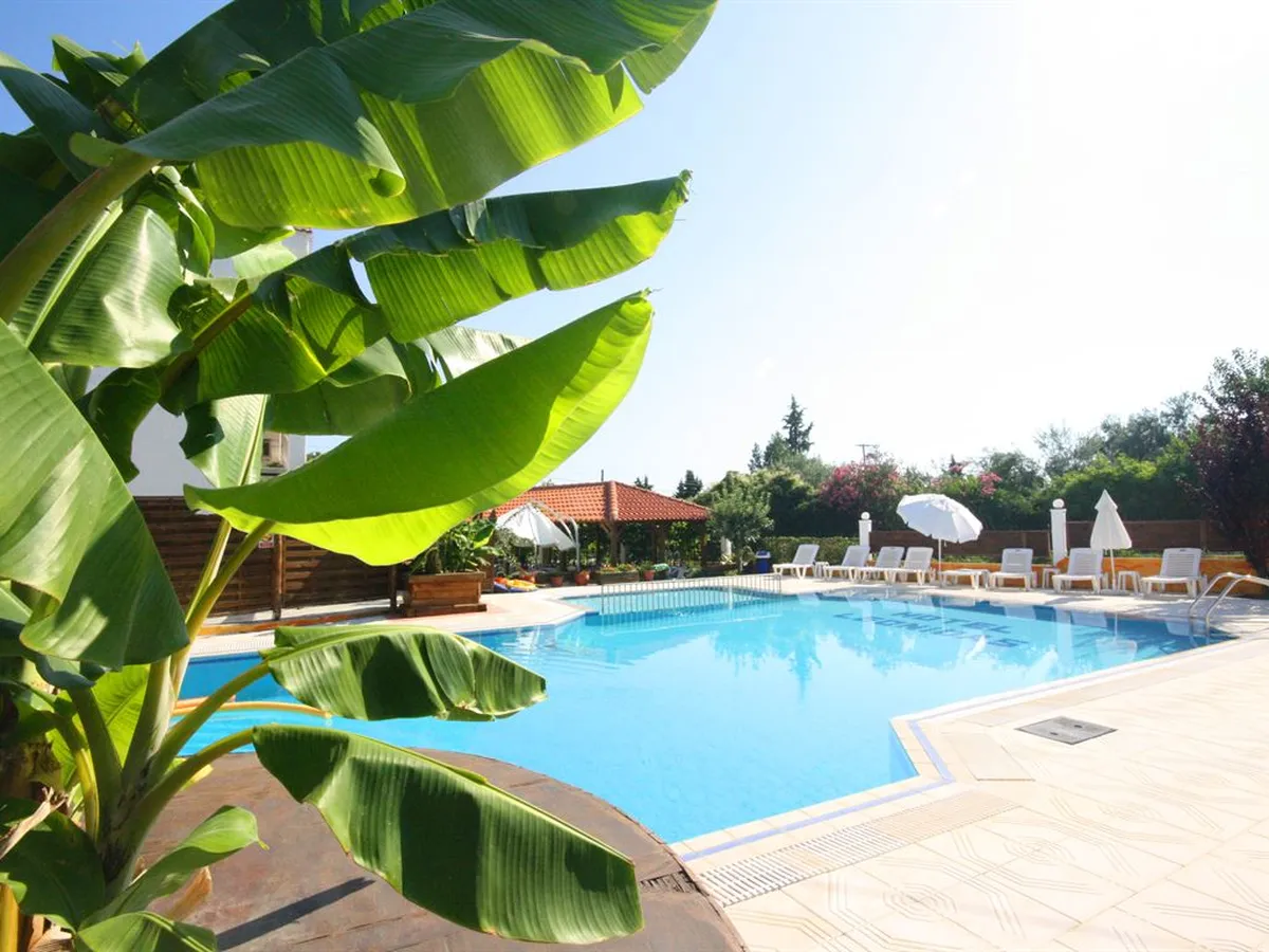 Leonidas Studios Apartments