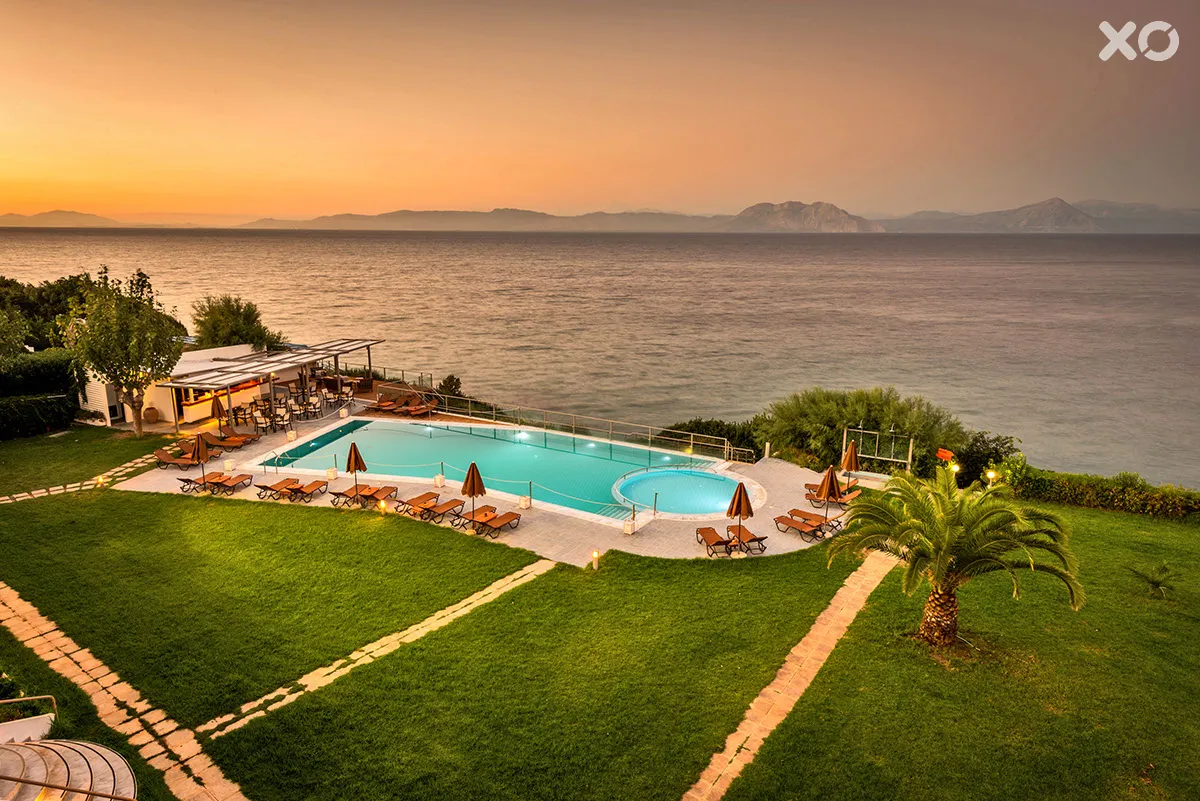Niforeika Beach Hotel & Bungalows