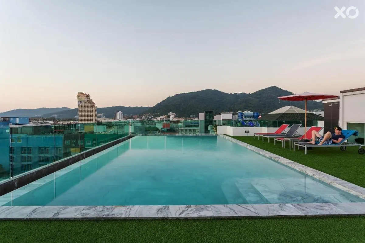 Neon Patong Hotel