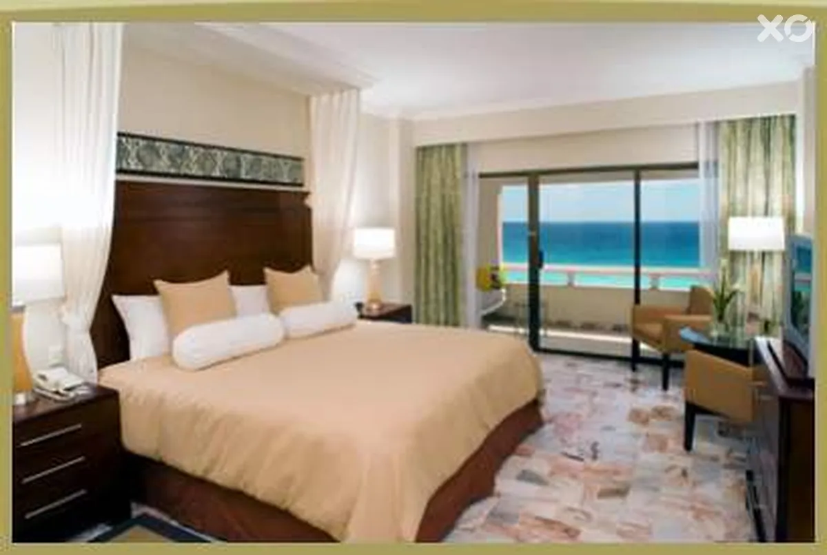 Wyndham Grand Cancun Resort & Villas