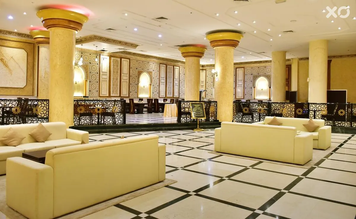 Crown Palace Hotel