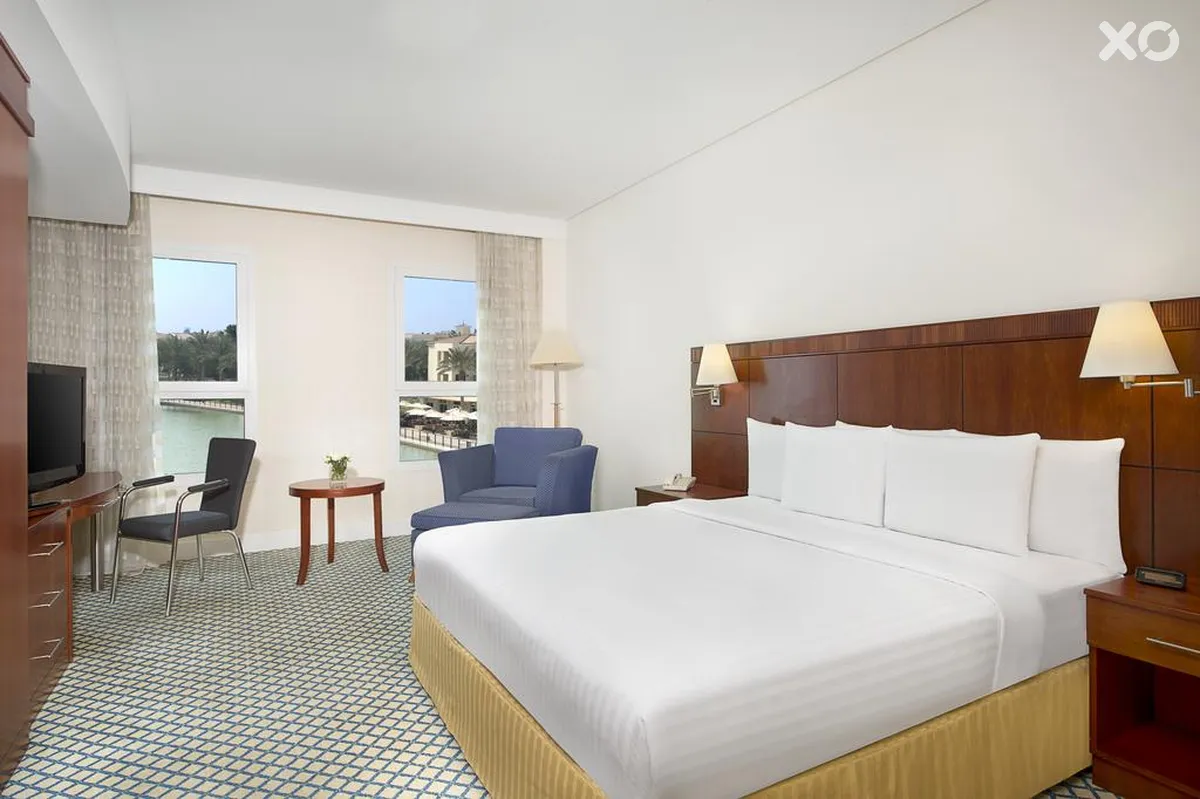Copthorne Lakeview Hotel Dubai, Green Community