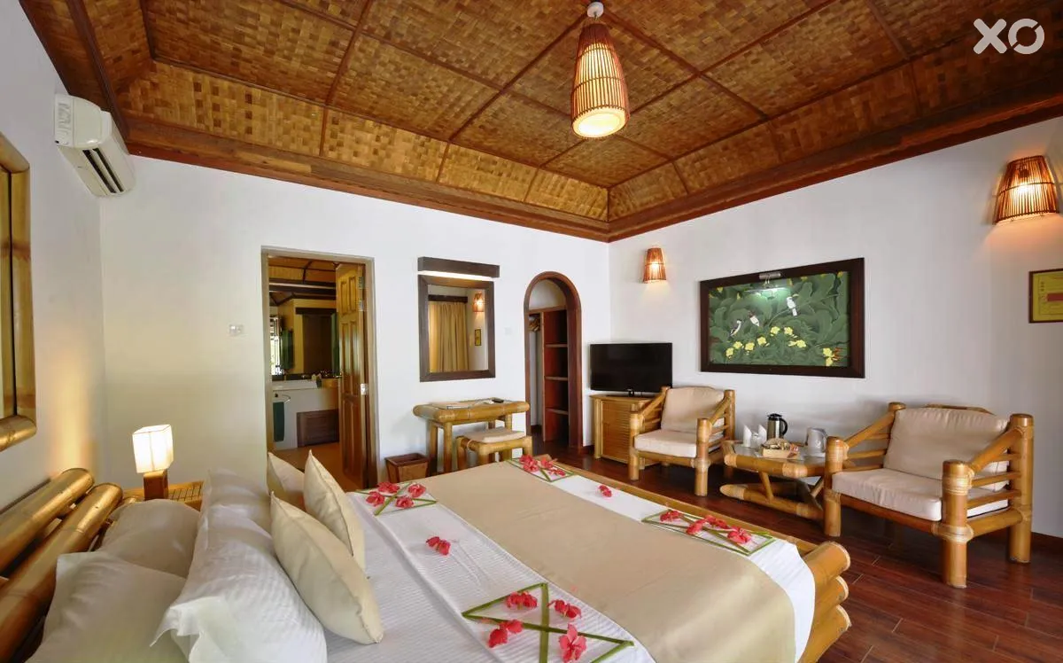 Angaga Island Resort & Spa