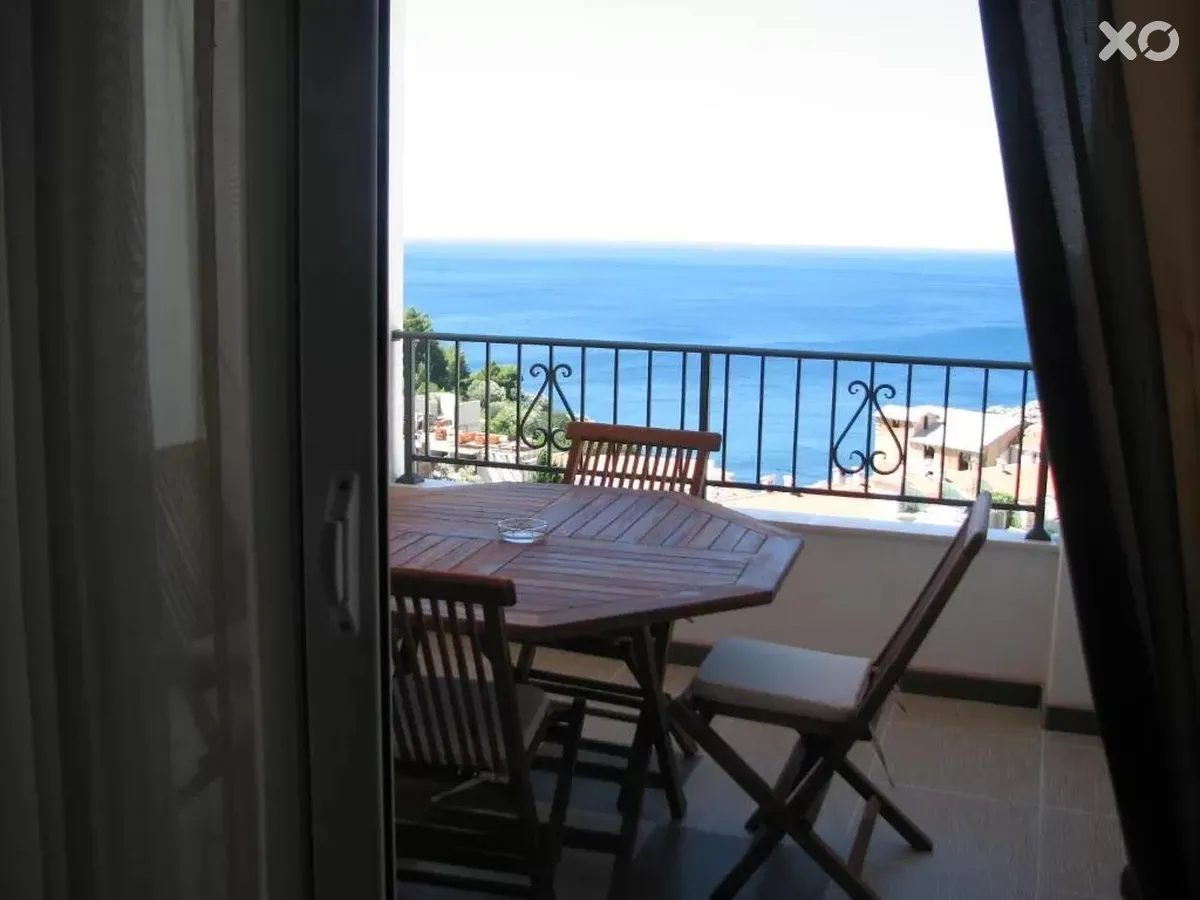 Leut Apartments
