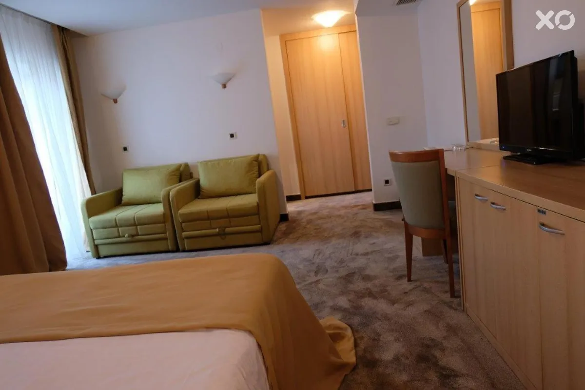 Flores Hotel