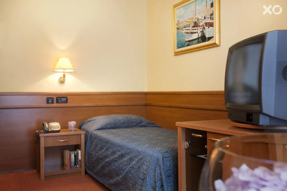 Kristal Hotel