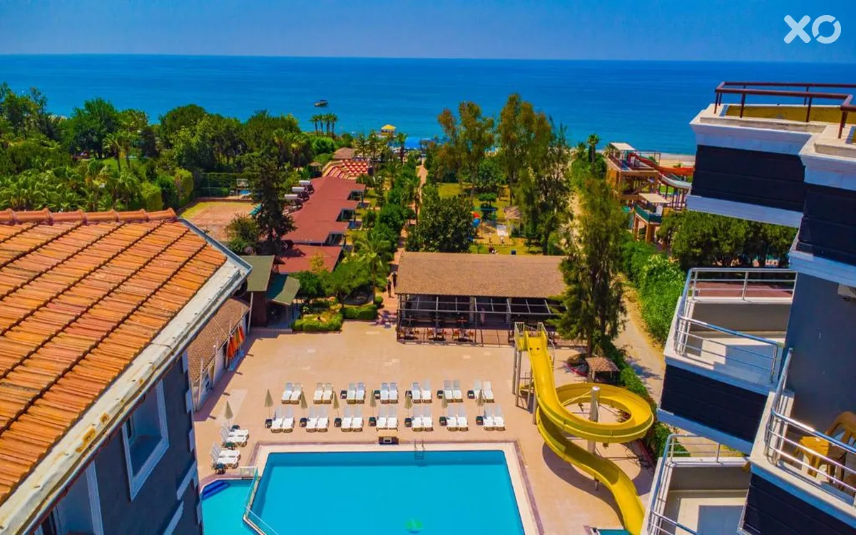Clover Magic Garden Beach Hotel
