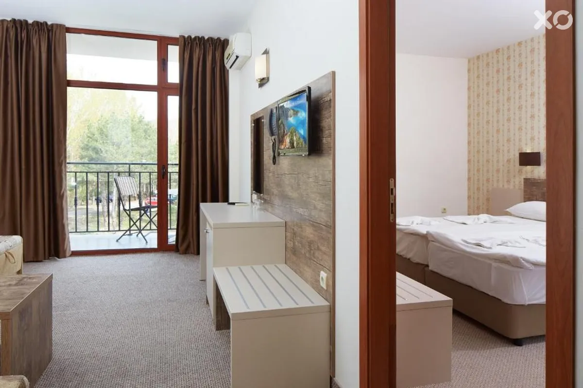 Lira Hotel