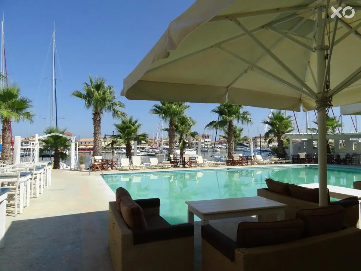 Ianos Hotel