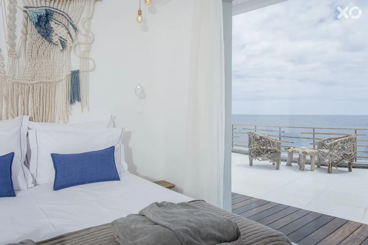 White Exclusive Suites & Villas