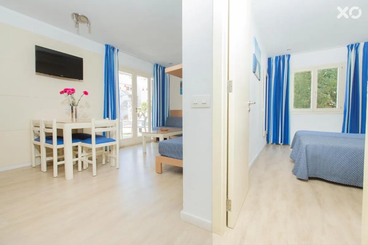 Flora Apartments