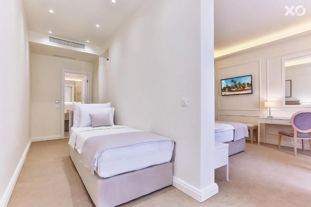 Crown Hotel