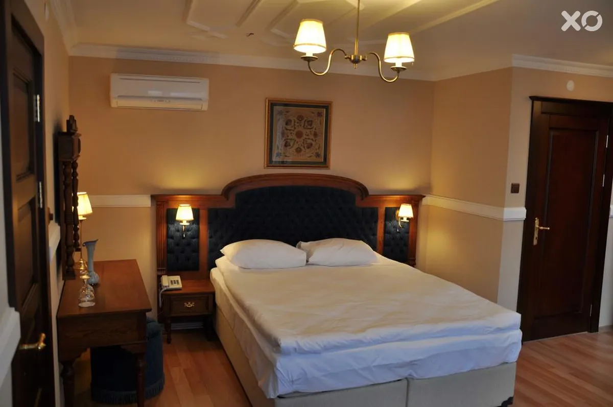 Aruna Hotel