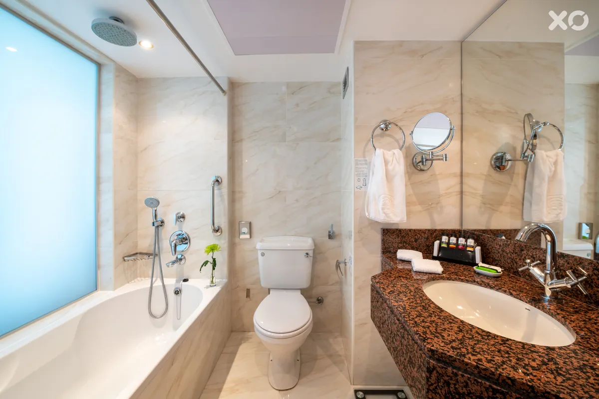 Constantinou Bros Athena Beach Hotel