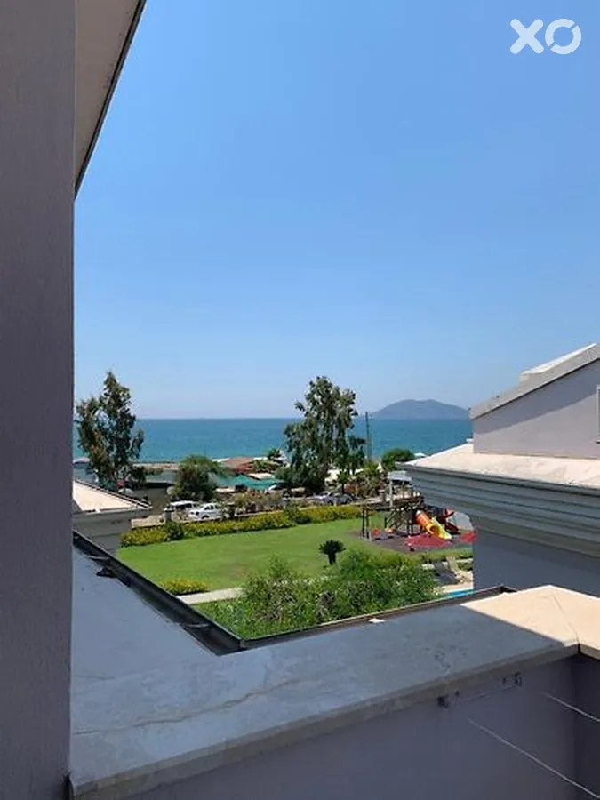 Daphne Residence