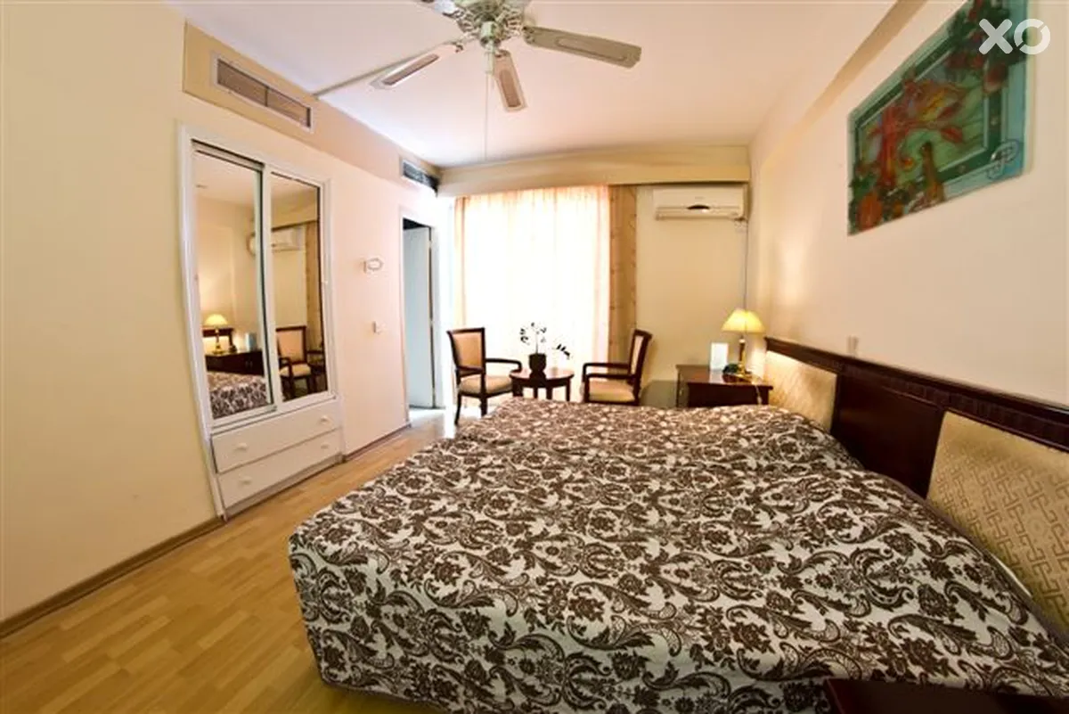 Nereus Hotel