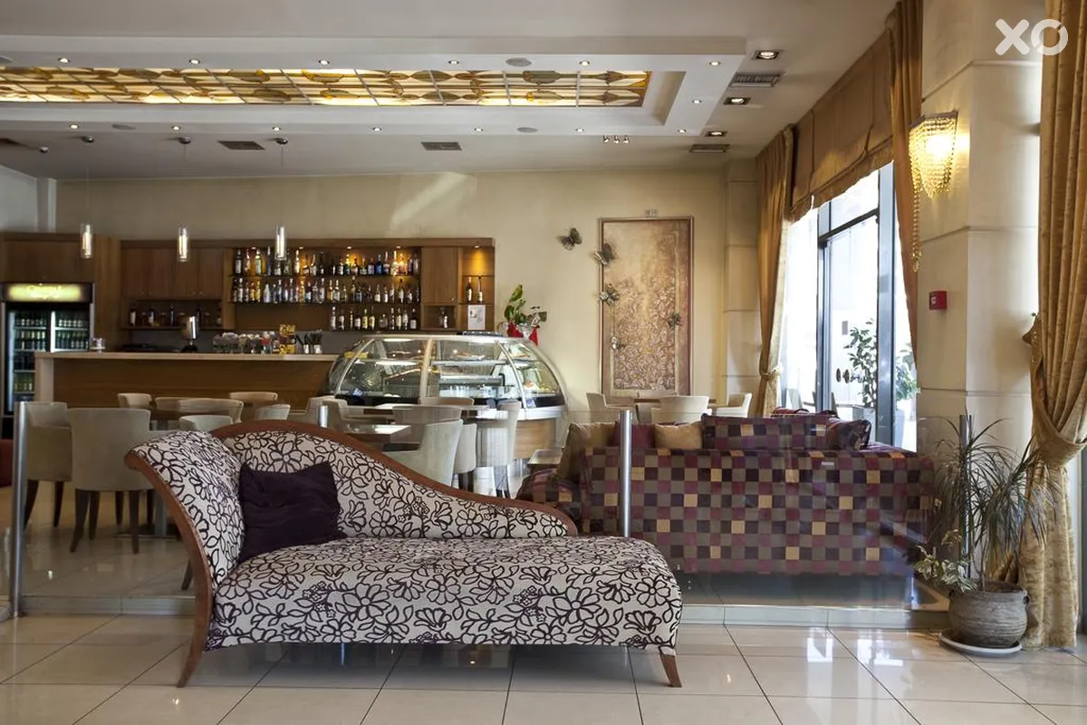 Crystal City Hotel